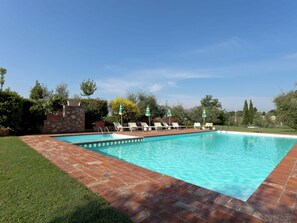 Pool - Modern Holiday Home in Foiano Della Chiana With Pool (Foiano della Chiana)