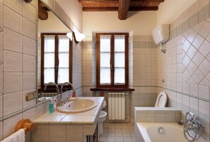 Maison Confort, 3 chambres | Salle de bain | Douche