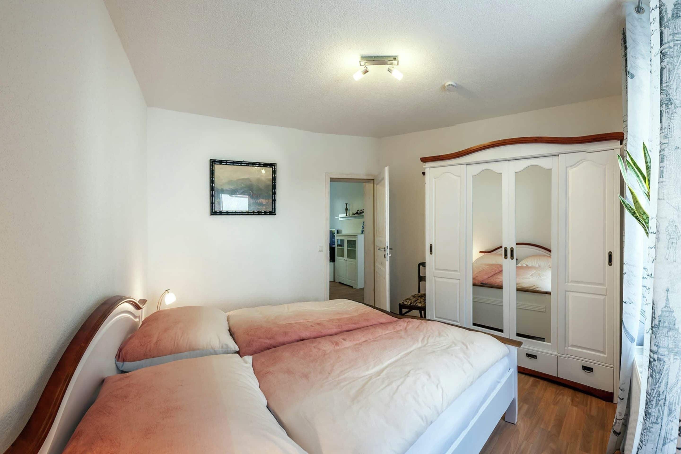 Comfort-Apartment, 2 Schlafzimmer | 6 Schlafzimmer, individuell eingerichtet, Bettwäsche