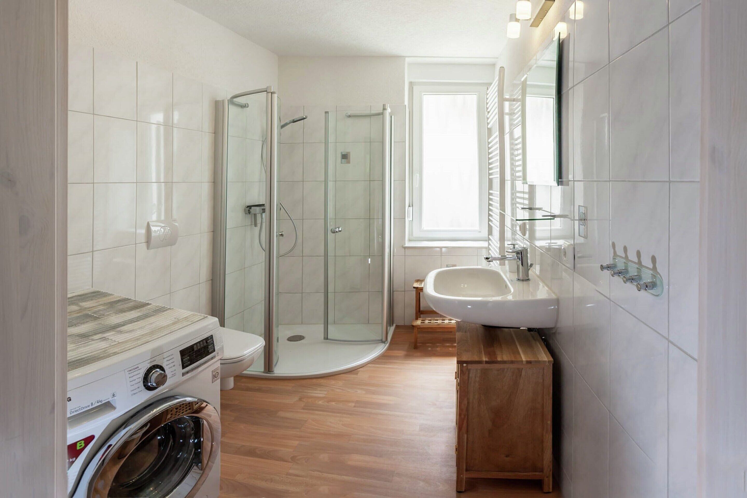 Comfort-Apartment, 2 Schlafzimmer | Badezimmer | Dusche, Haartrockner