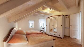 Classic-Apartment, 2 Schlafzimmer | 6 Schlafzimmer, individuell eingerichtet, Bettwäsche