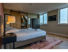 Comfort House, 3 Bedrooms | 14 bedrooms, individually furnished, iron/ironing board, bed sheets