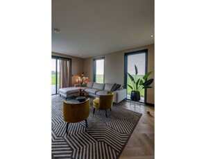 Classic House, 3 Bedrooms | Living room