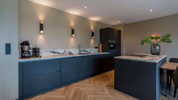 Rumah Deluks, 4 kamar tidur | Dapur pribadi | Lemari es, oven, mesin pencuci piring, dan pemanggang roti