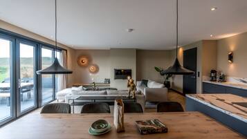 Fridge, oven, dishwasher, toaster