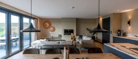 Fridge, oven, dishwasher, toaster