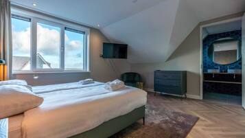 14 bedrooms, individually furnished, iron/ironing board, bed sheets