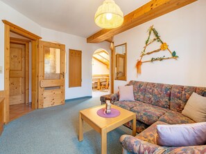 Living room - Beautiful Apartment in Mittersill With Balcony (Mittersill)