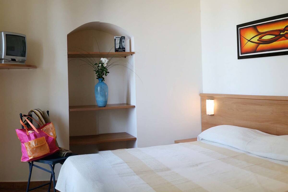 Căn hộ phong cách cổ điển, 2 phòng ngủ | 4 phòng ngủ, trang bị nội thất với thiết kế riêng biệt, bộ trải giường