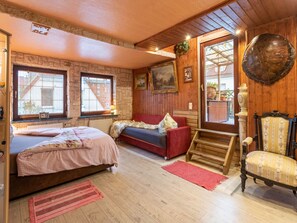 12 Schlafzimmer, individuell eingerichtet, Bettwäsche