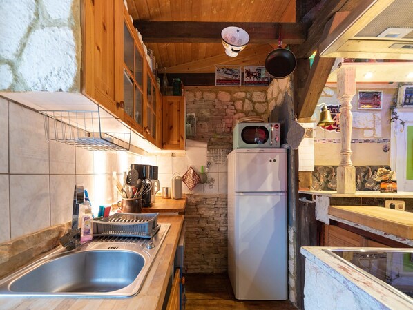 Klassiek huis, 5 slaapkamers | Privékeuken | Een koelkast, een magnetron, een kookplaat, een vaatwasser