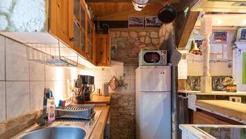 Refrigerador, microondas, parrilla de estufa y lavavajillas