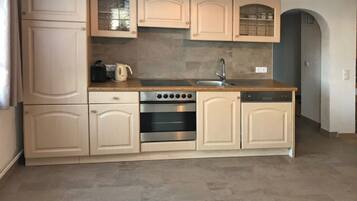 Apartemen Comfort, 2 kamar tidur | Dapur pribadi | Lemari es, oven, mesin pencuci piring, dan mesin pembuat kopi/teh