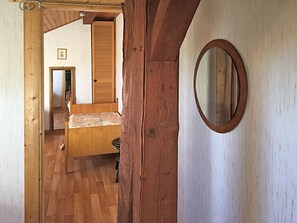 Classic Apartment, 2 Bedrooms | Bathroom | Shower - Cozy Apartment in Ellar With Garden (Waldbrunn)