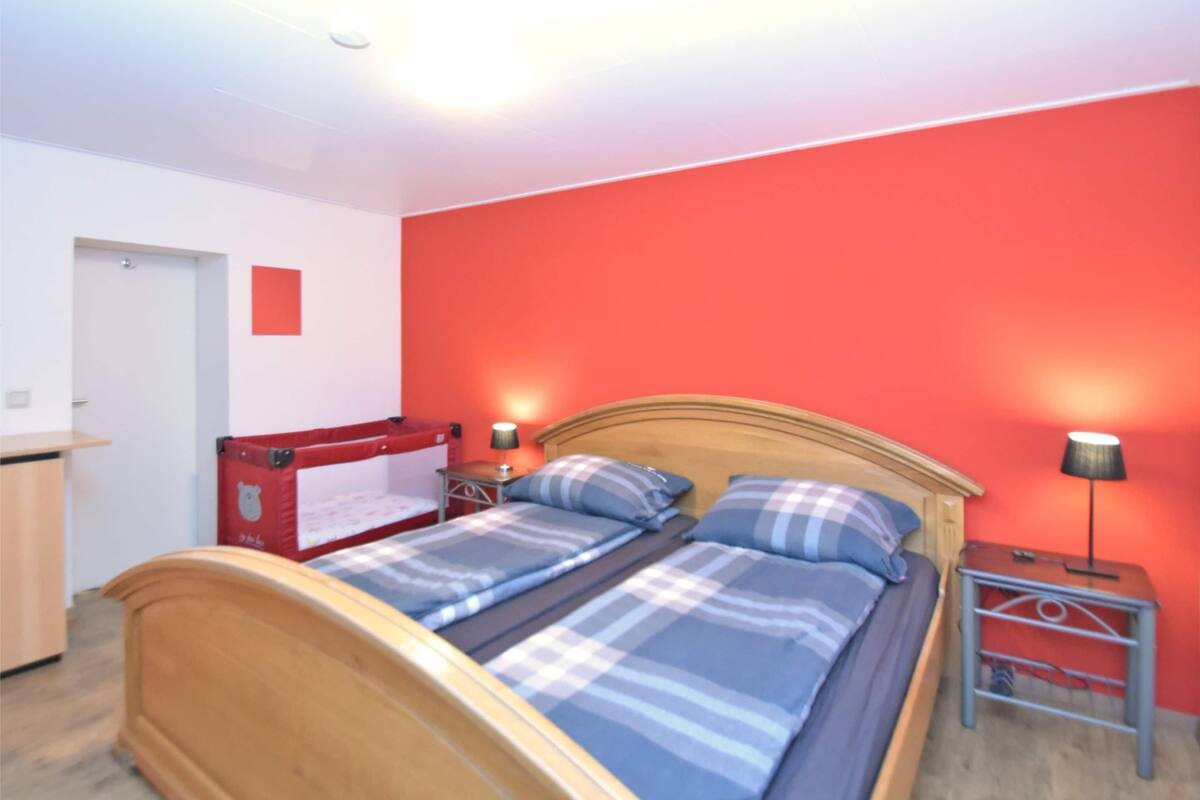 Comfort Apartment, 5 Bedrooms | 16 bedrooms, individually furnished, bed sheets