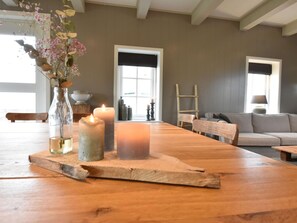 Classic House, 5 Bedrooms | Dining