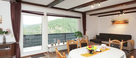 クラシック ハウス ベッドルーム (複数) | リビングルーム