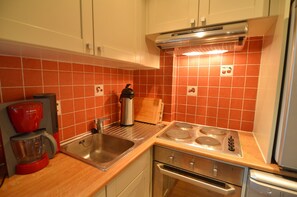 Microwave, oven, dishwasher, coffee/tea maker - Cosy Cottage in Barvaux-condroz With Garden (Havelange)