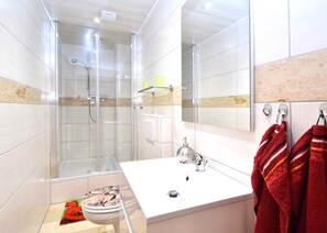 Shower - Roomy Apartment in Lichtenhain With Pond (Sebnitz)