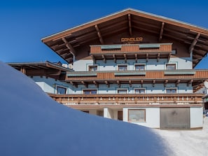 Elite Apartment, 3 Bedrooms | Exterior