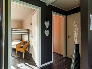 Chalet | 5 bilik tidur, dilengkapkan perabot secara berasingan