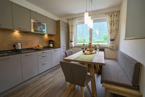 Fridge, microwave, dishwasher, coffee/tea maker