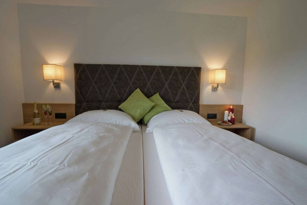 Comfort Apartment, 3 Bedrooms | 12 bedrooms, bed sheets