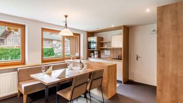 Deluxe-Apartment, 2 Schlafzimmer | Speisen