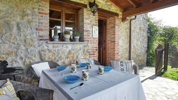 Casa clásica, 2 habitaciones | Balcón