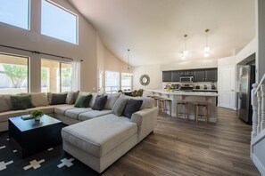 하우스 | 5 개의 침실, 책상, 인터넷