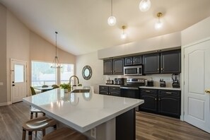 하우스 | 5 개의 침실, 책상, 인터넷