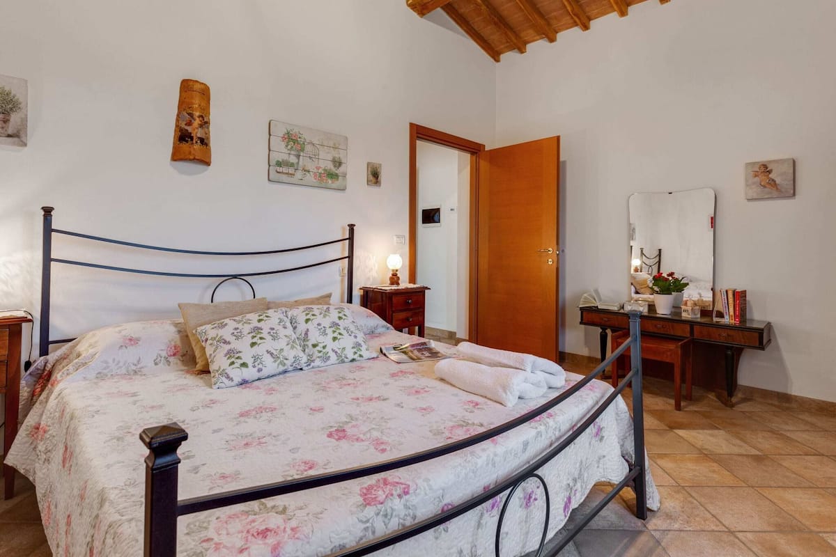 Comfort House, 2 Bedrooms | 2 bedrooms, individually furnished, bed sheets