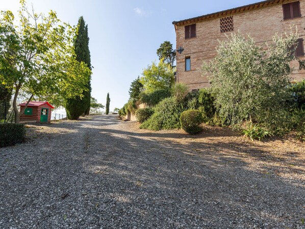 Property grounds - 360 Degree View Over the Tuscan Hills (Buonconvento)