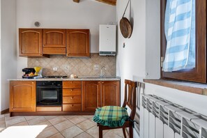 Oven, coffee/tea maker