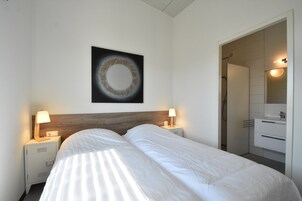 2 habitaciones, muebles diferentes y ropa de cama 