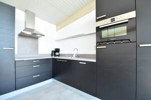 Refrigerador, microondas, lavavajillas, cafetera/tetera