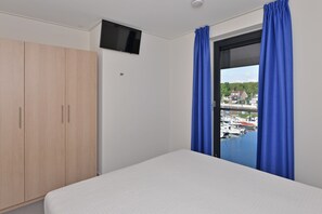Classic Apartment, 2 Bedrooms - Waterlodge Blue Lagoon on a Jetty for 4 People (Kamperland)