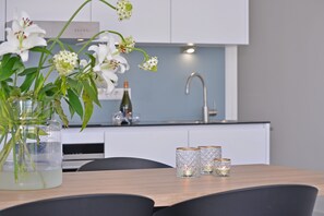 Classic Apartment, 2 Bedrooms | Private kitchen