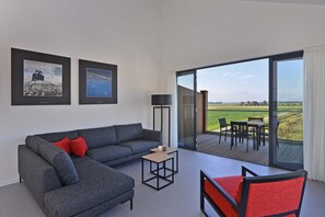 Appartement Classique, 2 chambres | Salle de séjour