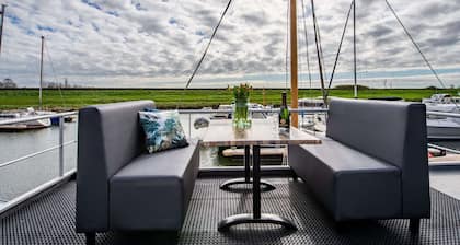 Waterlodge Blue Lagoon on a Jetty for 4 People