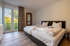 Comfort Apartment, 2 Bedrooms | 6 bedrooms, individually furnished, bed sheets - Waterlodge Blue Lagoon on a Jetty for 4 People (Kamperland)