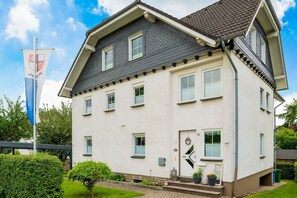 Comfort Apartment, 3 Bedrooms | Exterior - Luxurious Apartment in Medebach Near Public Pool (Medebach)