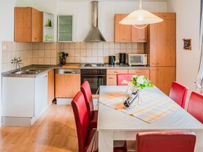 Private kitchen - Luxurious Apartment in Medebach Near Public Pool (Medebach)