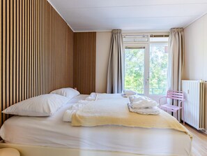 Apartamento clásico, 2 habitaciones | 4 dormitorios, mobiliario individual, ropa de cama