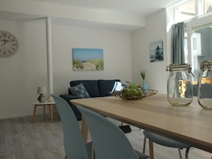 Classic Apartment, 1 Bedroom | Dining
