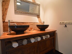 Comfort House, 3 Bedrooms | Bathroom