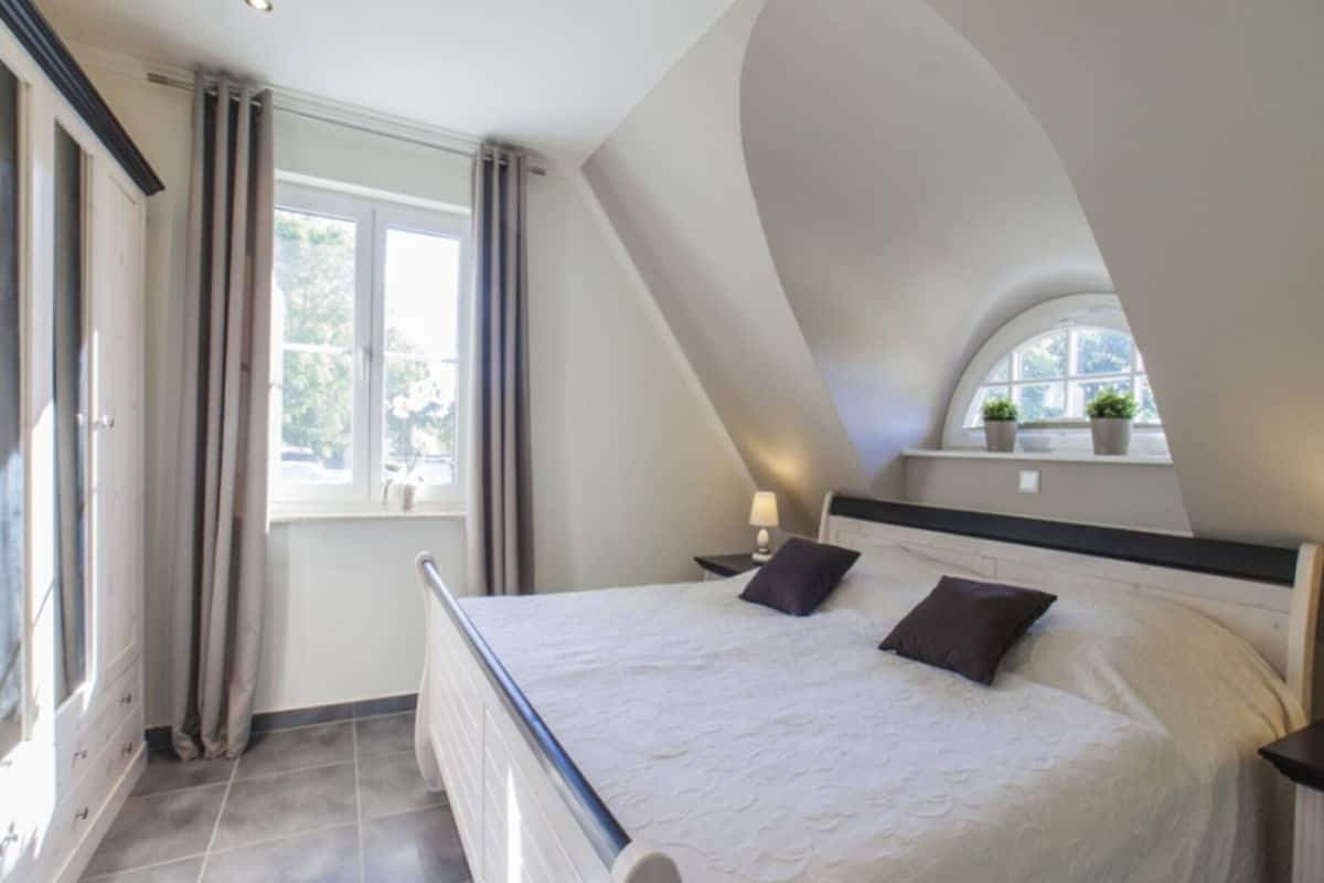 Comfort House, 4 Bedrooms | 9 bedrooms, individually furnished, bed sheets