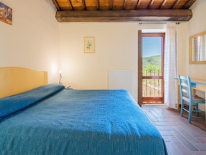 Comfort House, 2 Bedrooms | 10 bedrooms, individually furnished, bed sheets - Quiet Holiday Home in Sellano With Swimming Pool a few Kilometers From Rasiglia (Sellano)