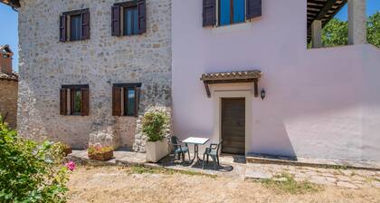 Quiet Holiday Home in Sellano With Swimming Pool a few Kilometers From Rasiglia