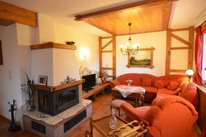 Casa Comfort, 2 camere da letto | Soggiorno | Caminetto, lettore DVD